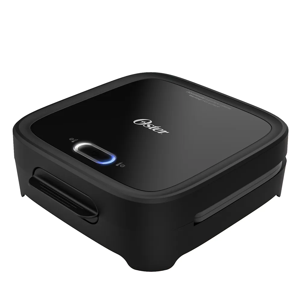 Sandwichera Oster Compacta Con Platos Hondos Negro